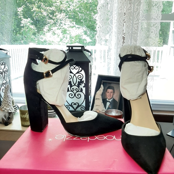 Pumps - Picture 2 of 2